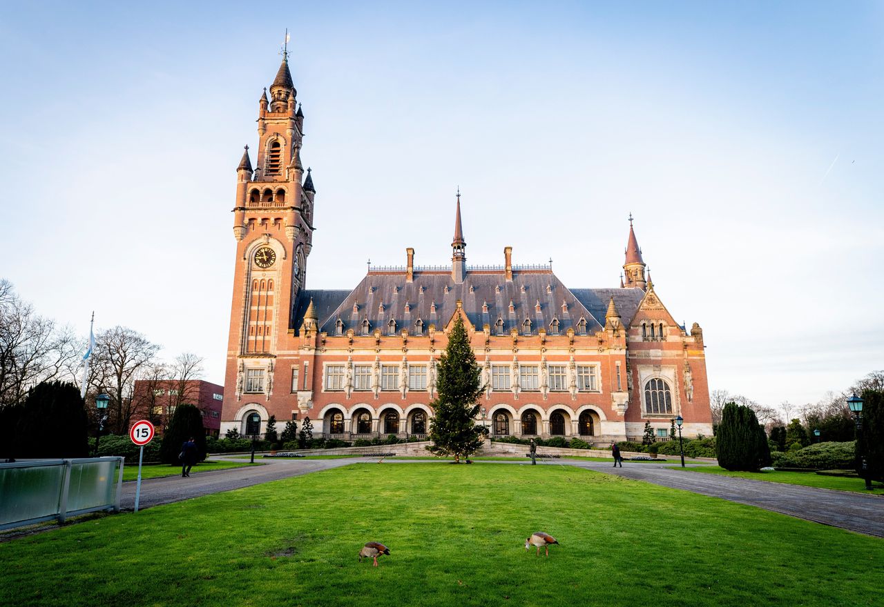 Het Vredespaleis in Den Haag is een van de gebouwen van waaruit wordt gespeeld tijdens de Nationale Carillonestafette in het kader van 75 jaar bevrijding.