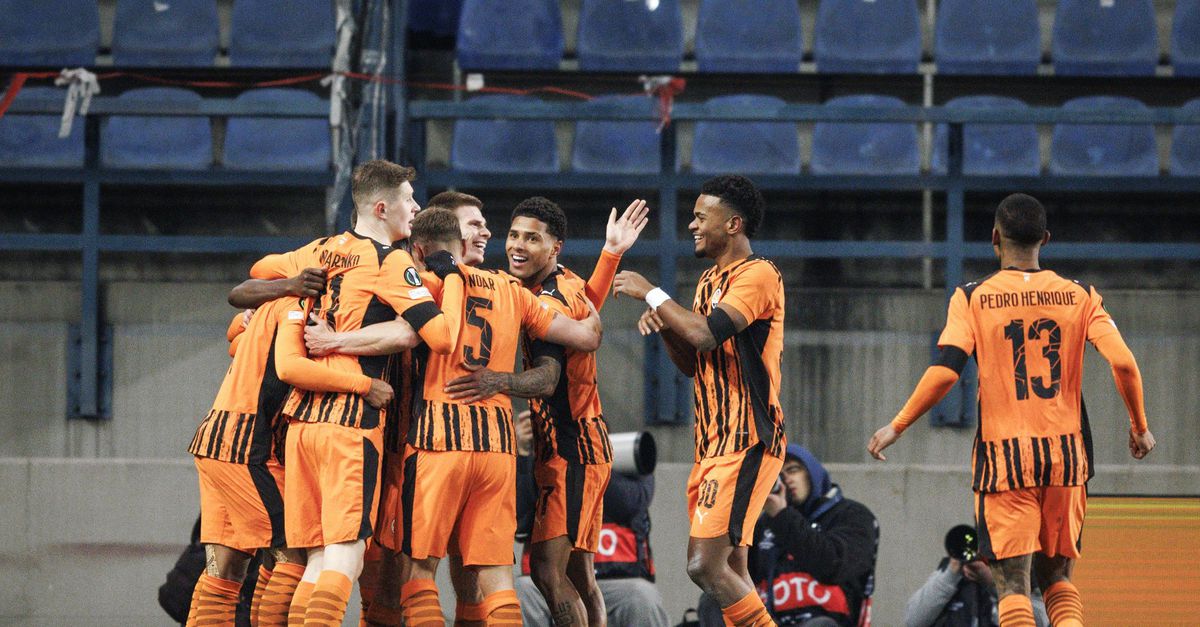 Teambesprekingen in schuilkelders en gedode familieleden: Sjachtar Donetsk geeft Oekraïners hoop