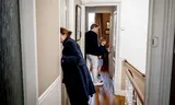 Woningzoekenden in Rotterdam tijdens de Open Huizen Dag van makelaarsorganisatie NVM. Foto Robin Utrecht  / ANP