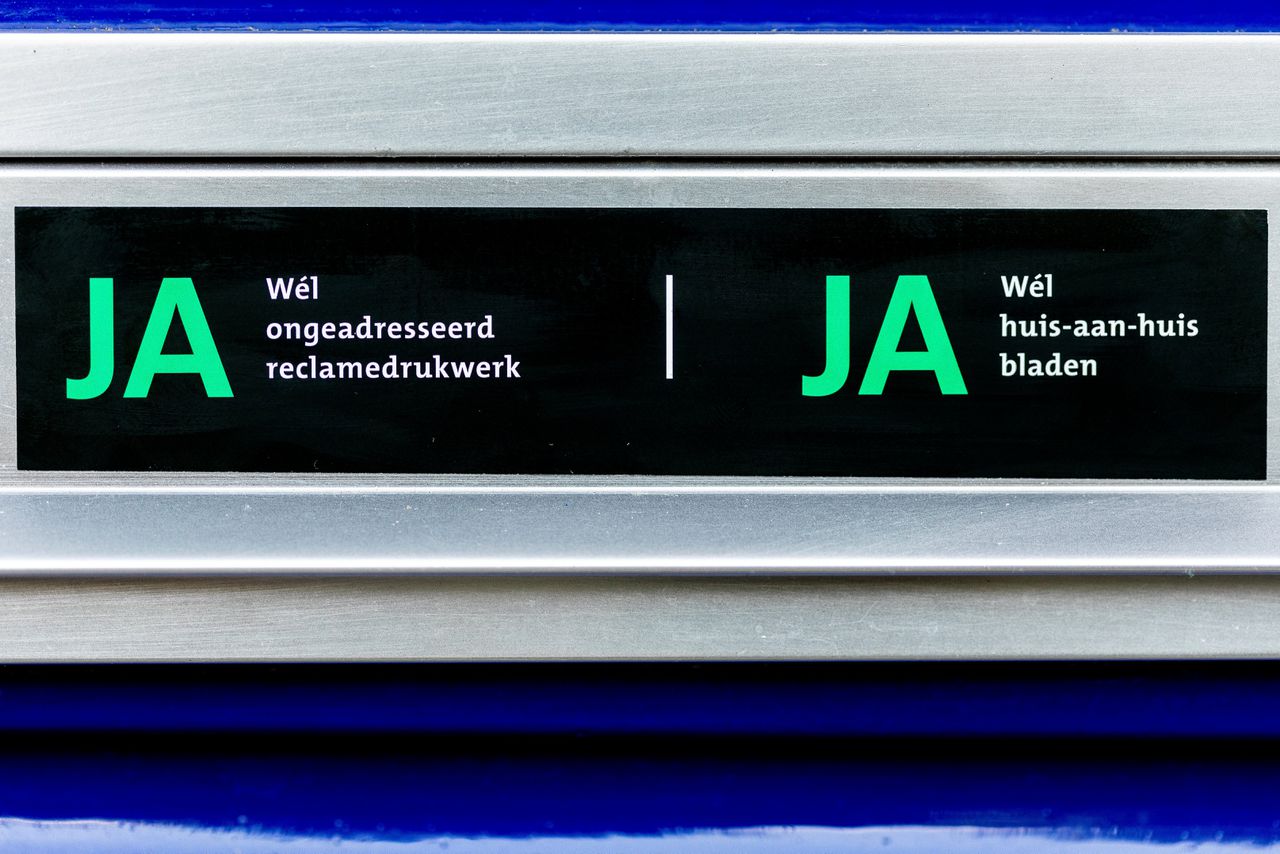 De gemeente Den Haag voerde per 1 juli 2020 als eerste een Ja/Ja-sticker in.