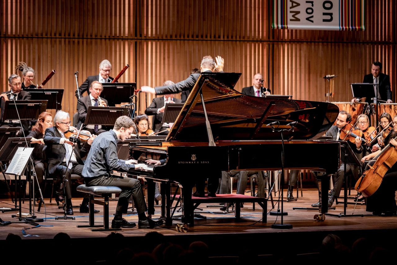 Spanjaard Juan Pedro García Oliva (2001), bachelorstudent aan het Conservatorium van Amsterdam, won zondag de finale en de publieksprijs van de YPF European Piano Competition.