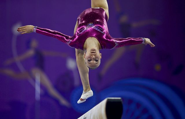 Turnster Lieke Wevers wint goud op balk en brons op vloer ...