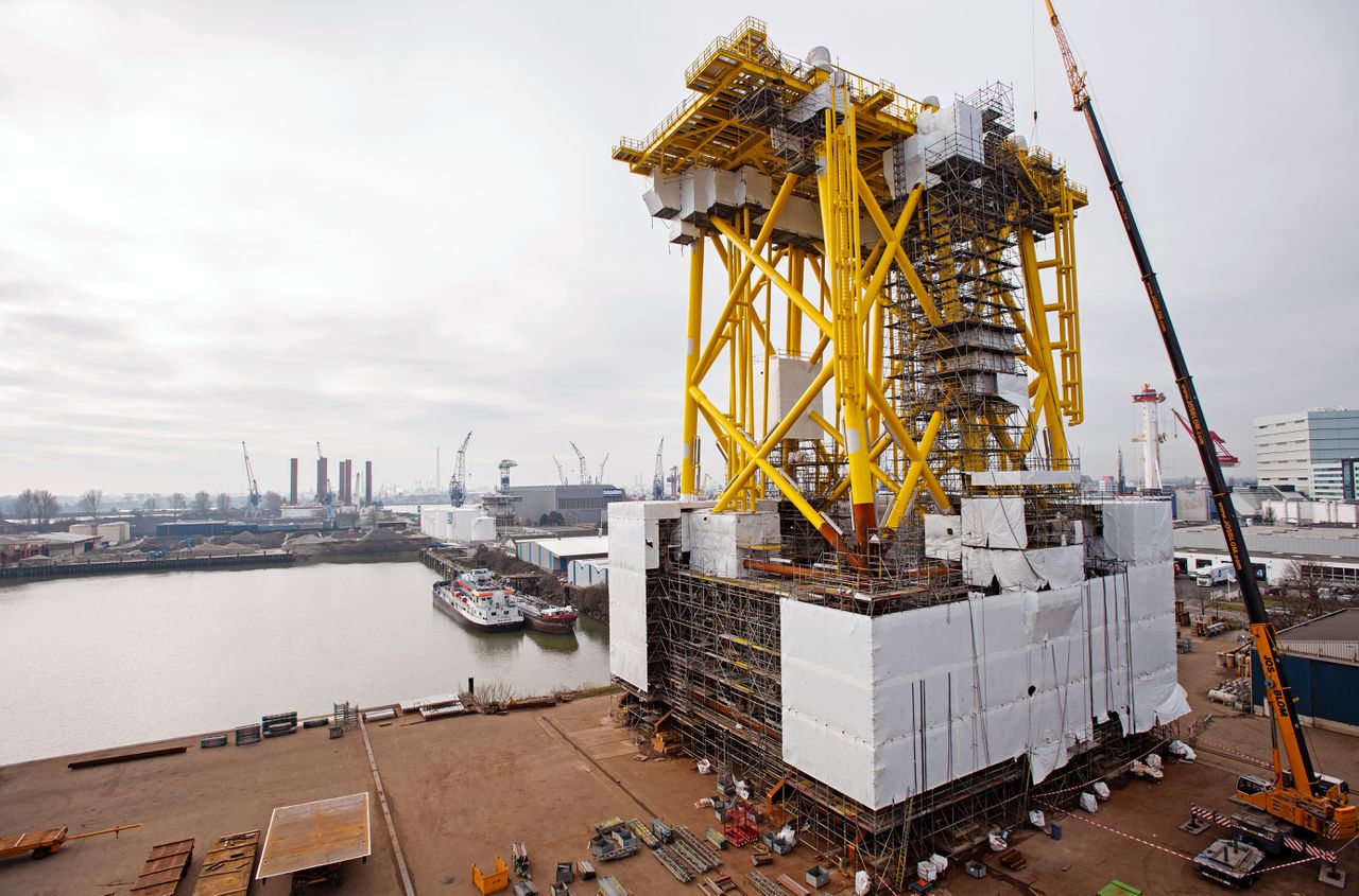 HSM Offshore in Schiedam bouwt een transformatorplatform voor een windpark voor de Zeeuwse kust.