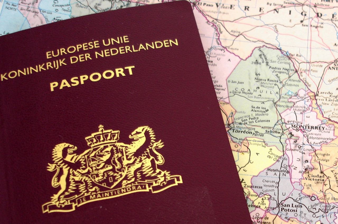 Een vrouw uit Rotterdam zat door een uitreisverbod vast in Turkije maar is illegaal naar Nederland gereisd.