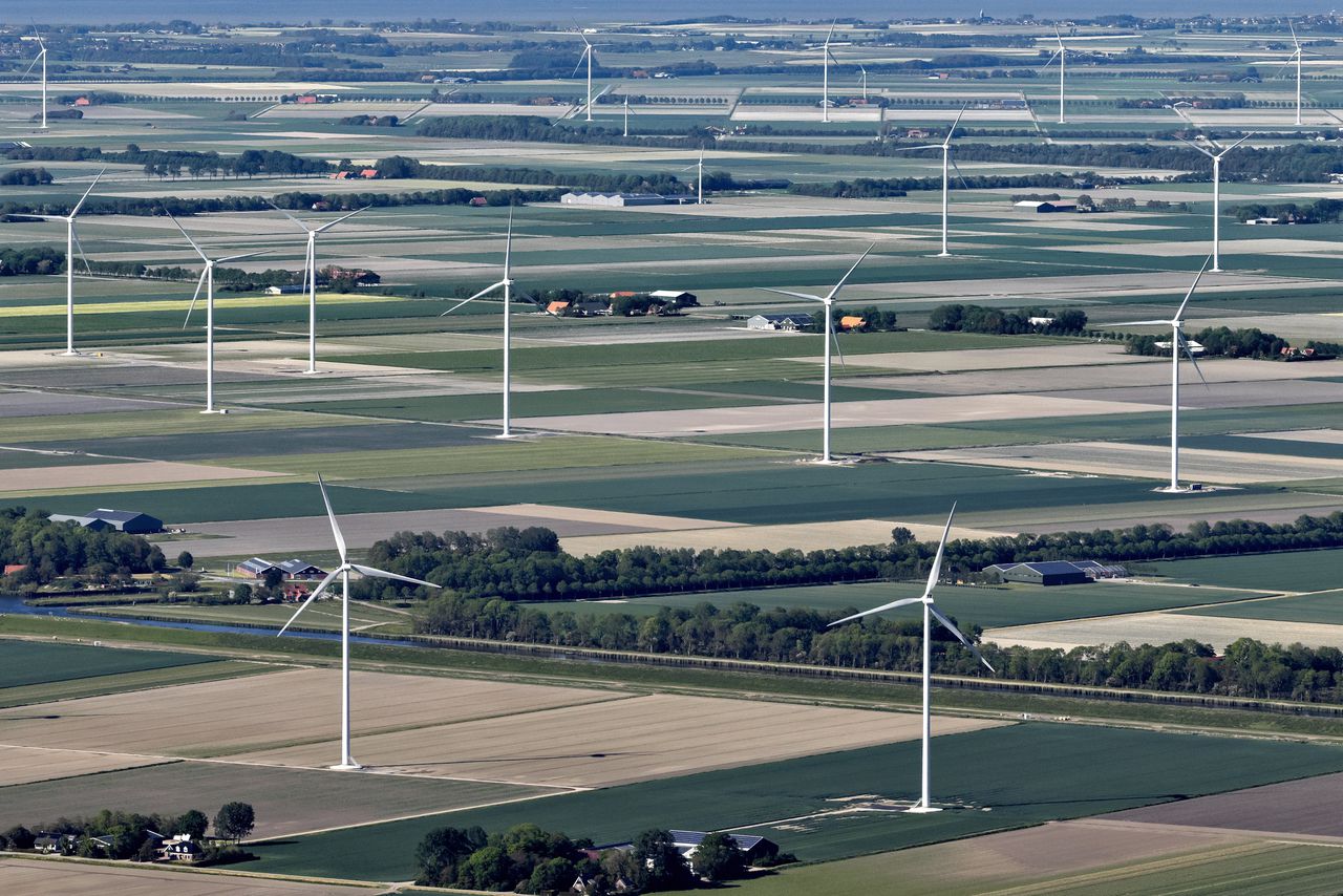 Windmolens in de Wieringermeer in Noord-Holland.