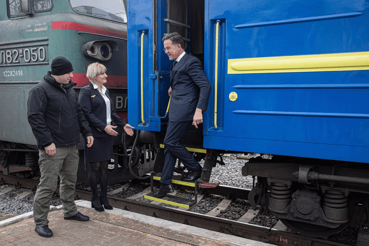 Met zijn bezoek aan Charkiv geeft premier Rutte ‘een signaal’ 