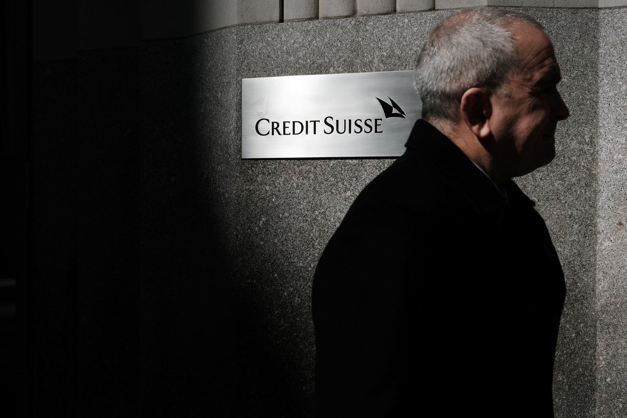 Koersval Credit Suisse trekt andere Europese banken met zich mee 