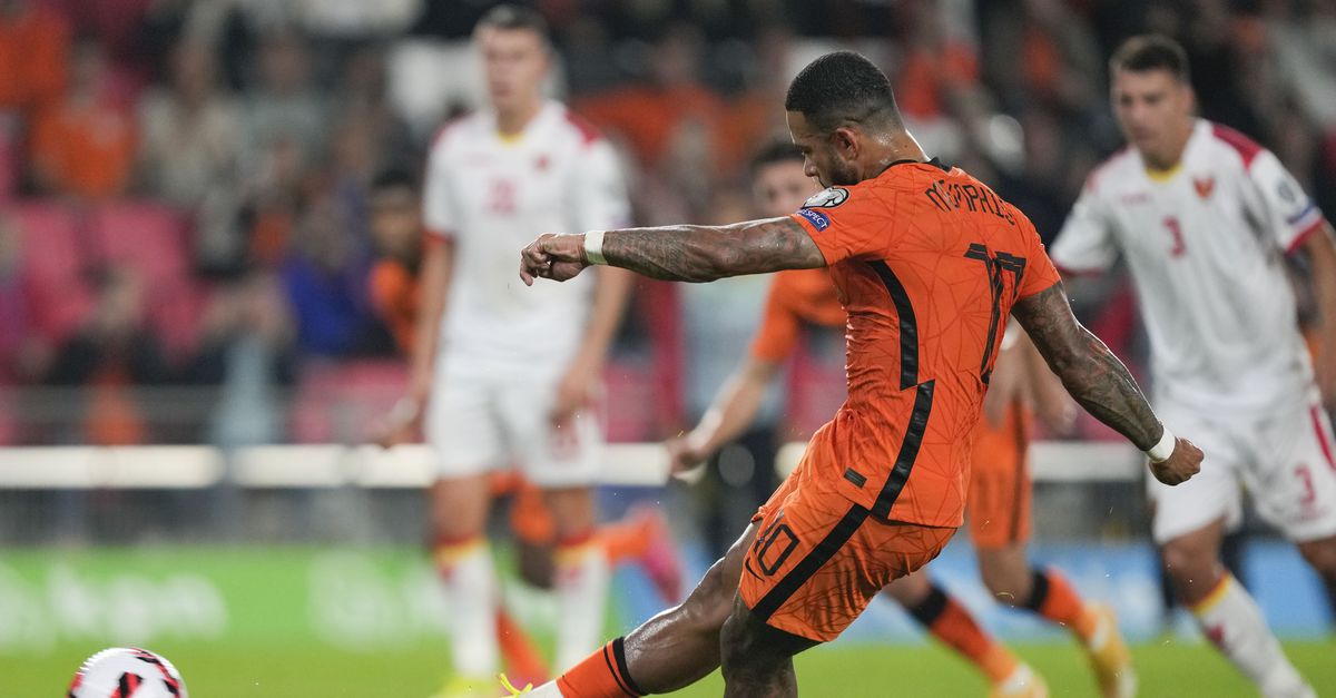 Slordig Oranje Komt Laat Op Gang Tegen Montenegro Nrc