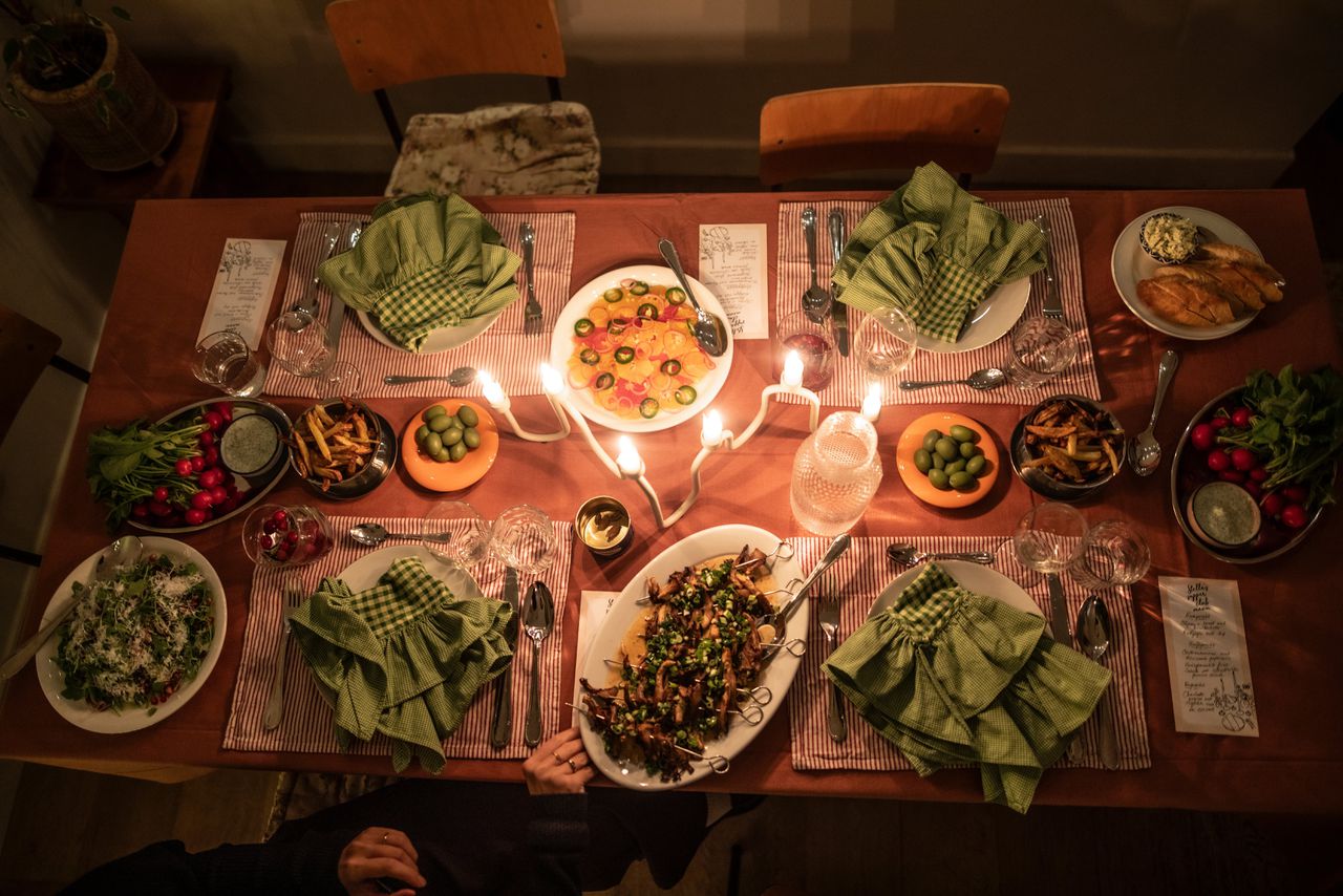 Van Well Lilli Tafelservies voor 6 personen - 12 klassieke borden van wit porselein - vierkant servies in wit voor de perfecte tafel - vaatwasmachinebestendig