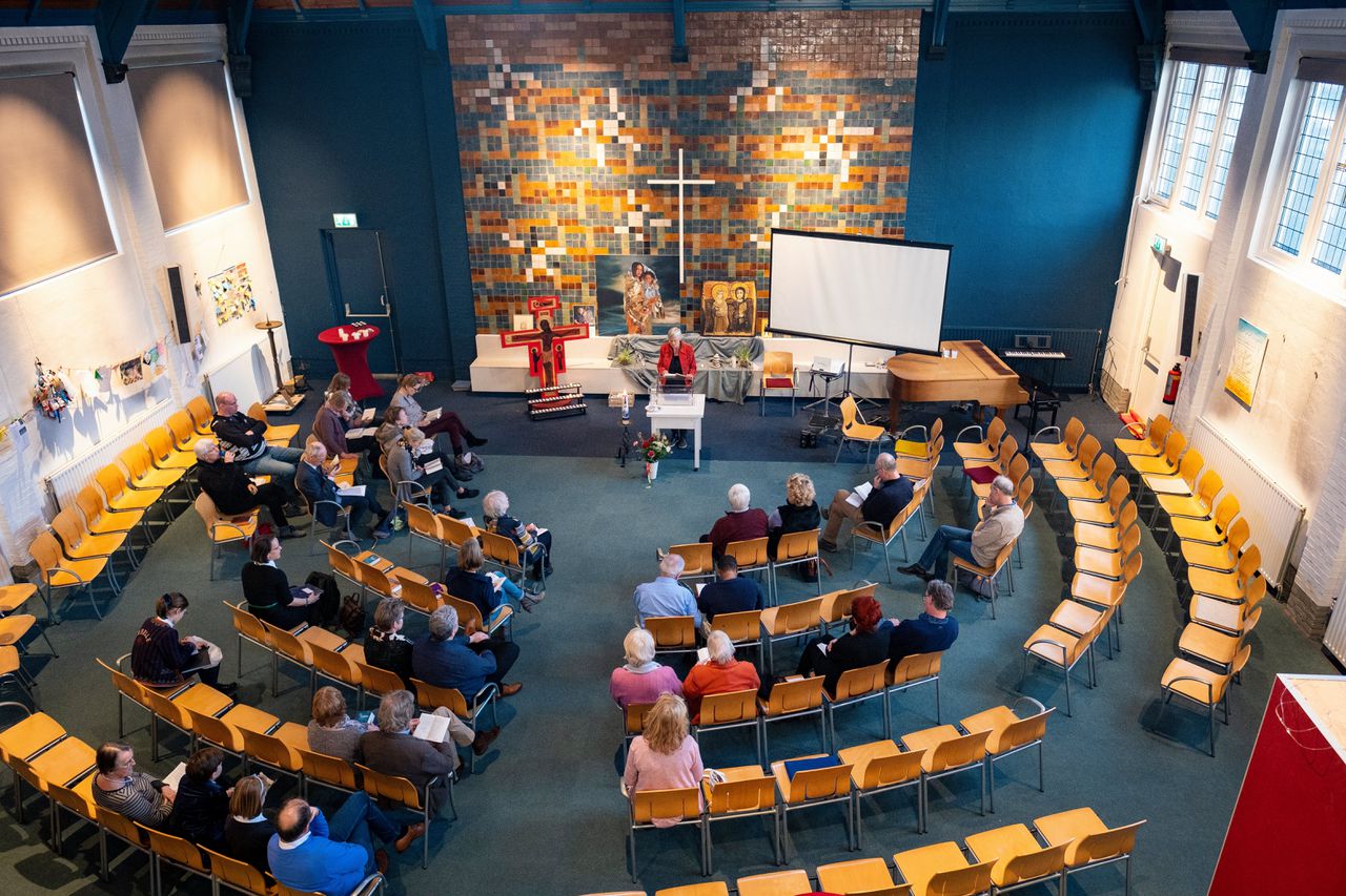 De doorlopende kerkdienst in de Bethelkerk in Den Haag, afgelopen zondag.