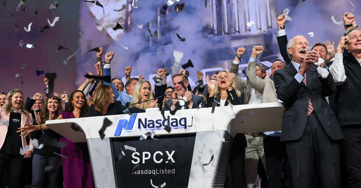 Aandeel SpaceX geopend op 150 dollar, 11 procent hoger dan introductieprijs