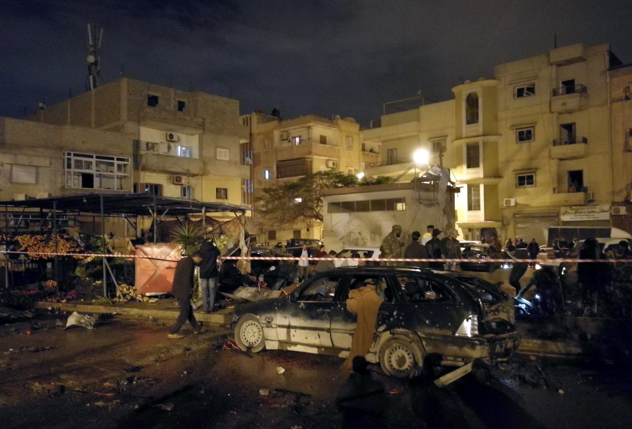 De bommen ontploften in de wijk Al Salmani.