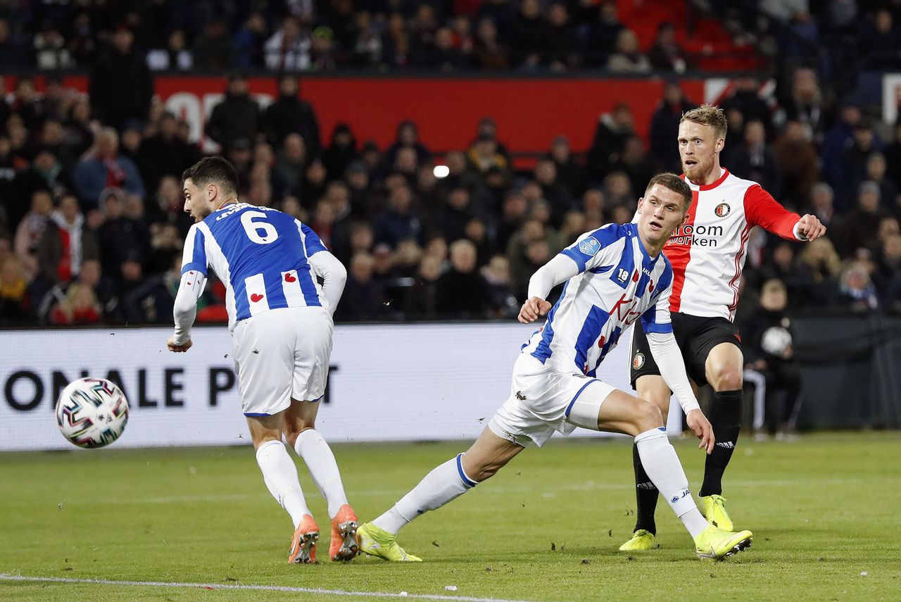 Feyenoord in half uur langs Heerenveen: 3-1 