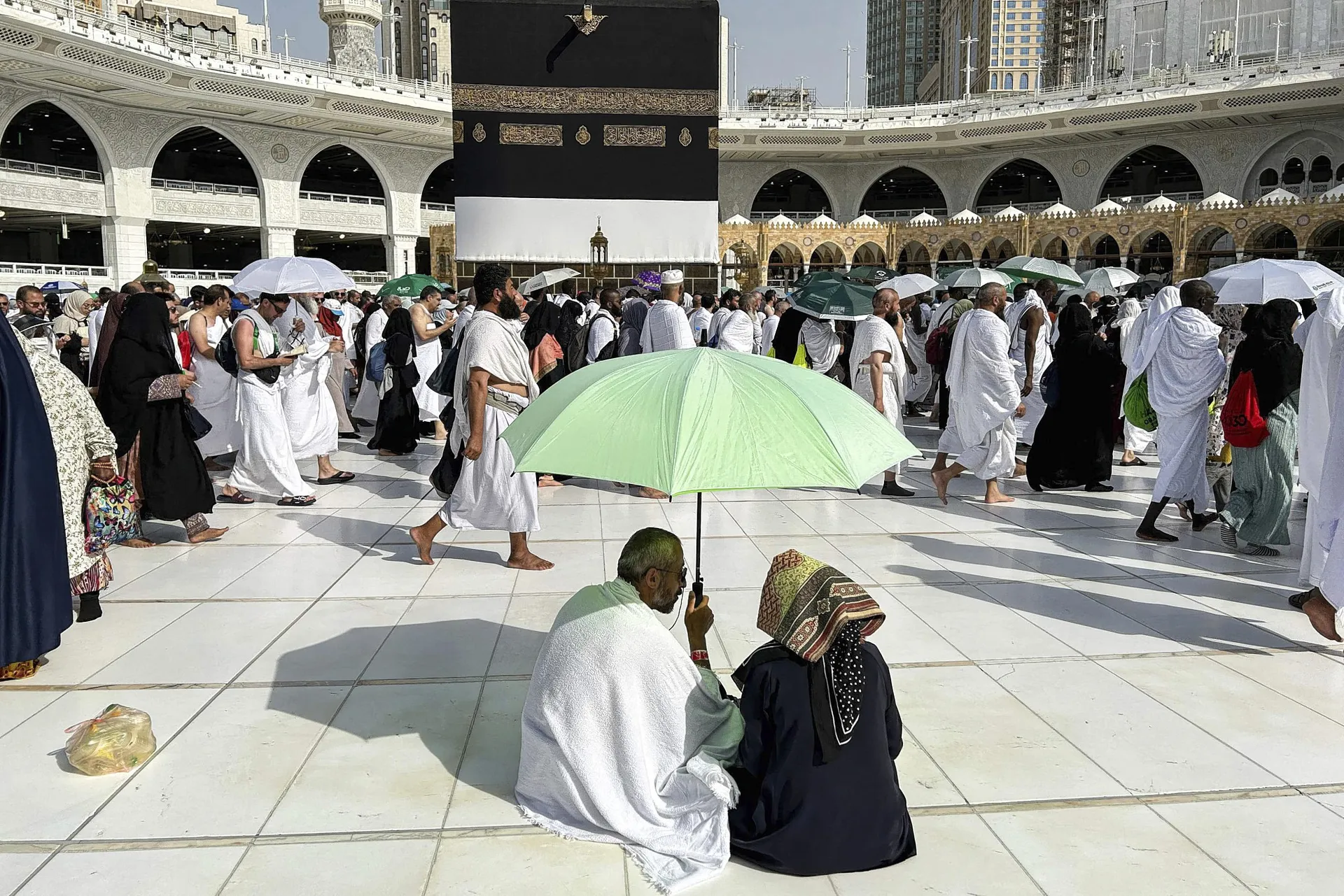 Hitte domineert in Mekka, waar het ondanks Gaza niet over politiek mag