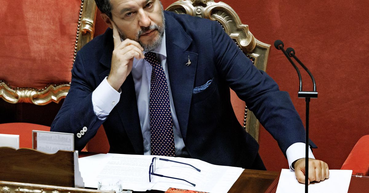 Le autorità italiane hanno chiesto sei anni di carcere al vice primo ministro italiano Salvini per aver intercettato una nave di migranti