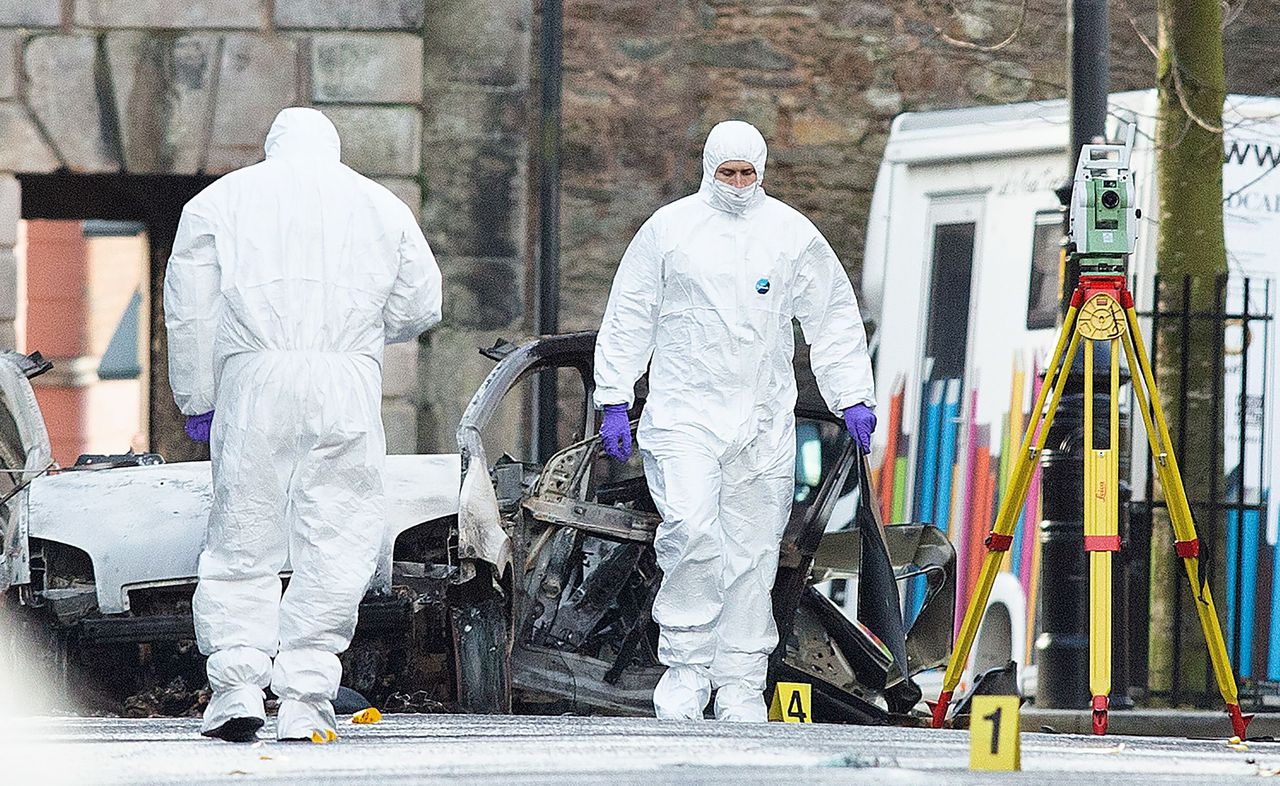 Politie Noord-Ierland verdenkt ‘New IRA’ van autobom Derry 