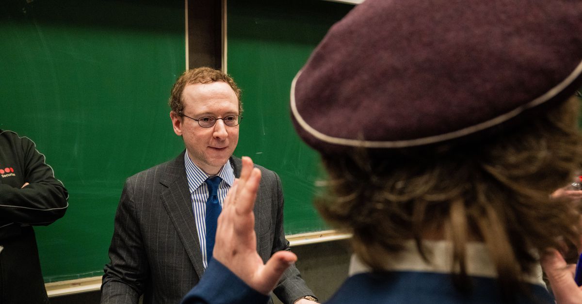 ‘Rassenrealist’ die affaire-Arday aanzwengelde wordt geschorst door Gentse universiteit