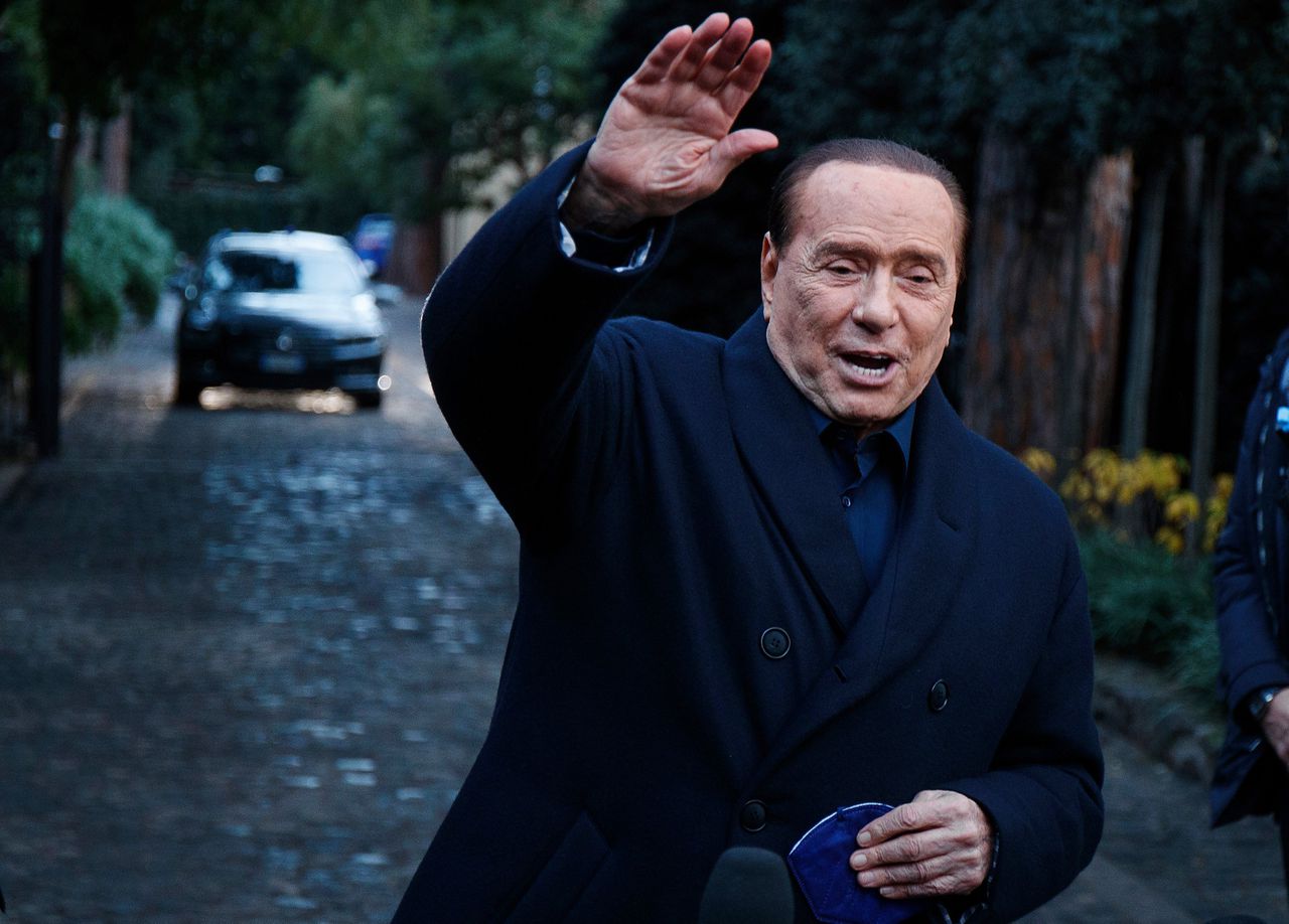 Ontgoochelde Berlusconi trekt presidentskandidatuur weer in 