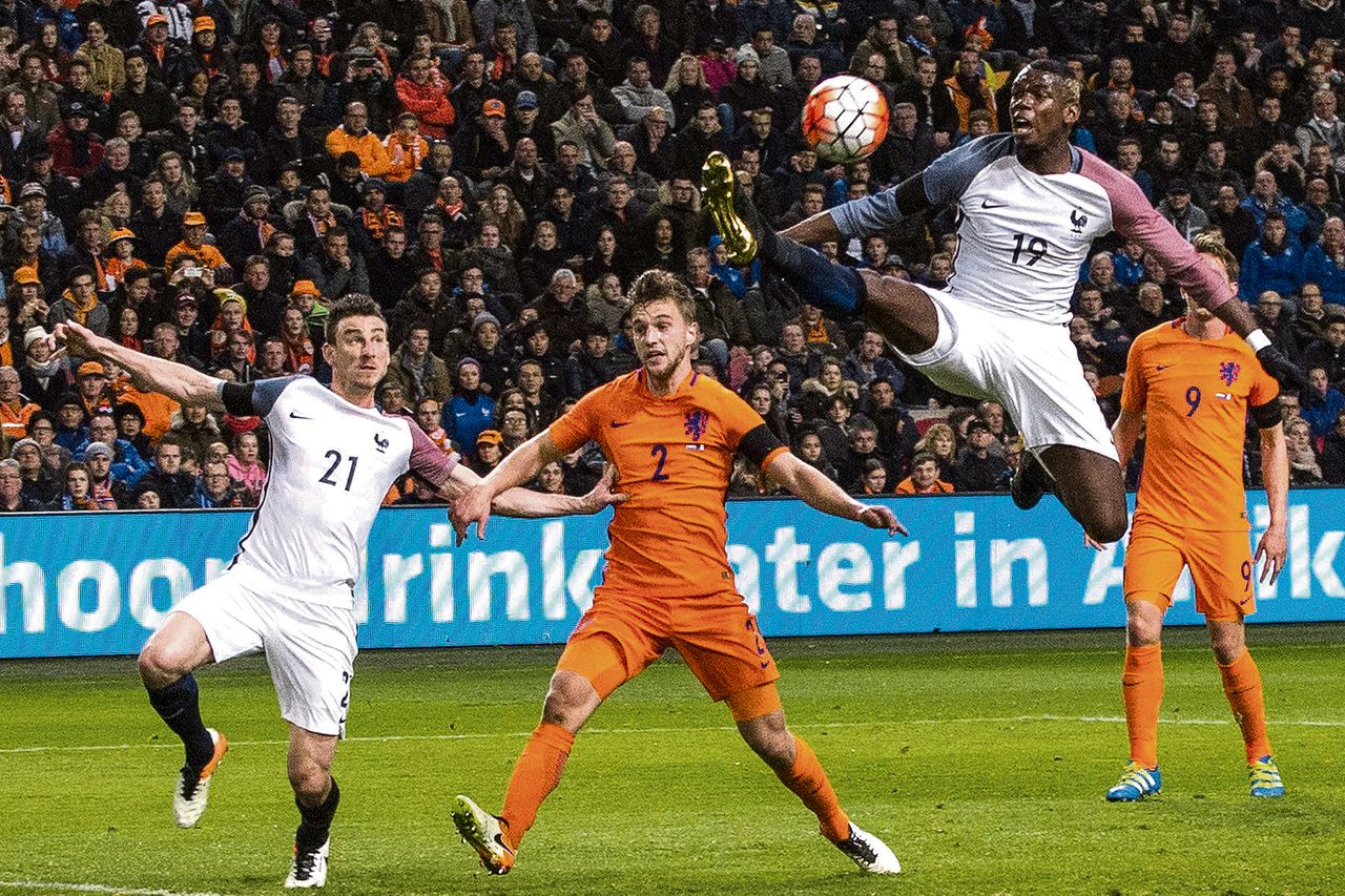 Nederlands elftal onderuit op avond van Cruijff 
