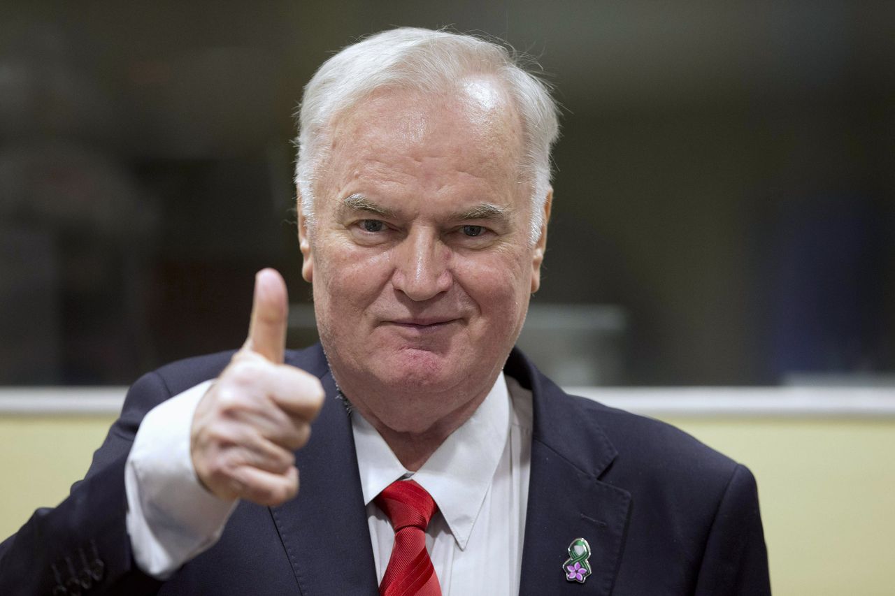 Mladic vorig jaar in de rechtszaal, vlak voor hij tot levenslang veroordeeld werd.