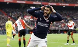 PSV-uitblinker Ismael Saibari viert zijn tweede van drie doelpunten in de uitwedstrijd tegen Feyenoord (2-3). 