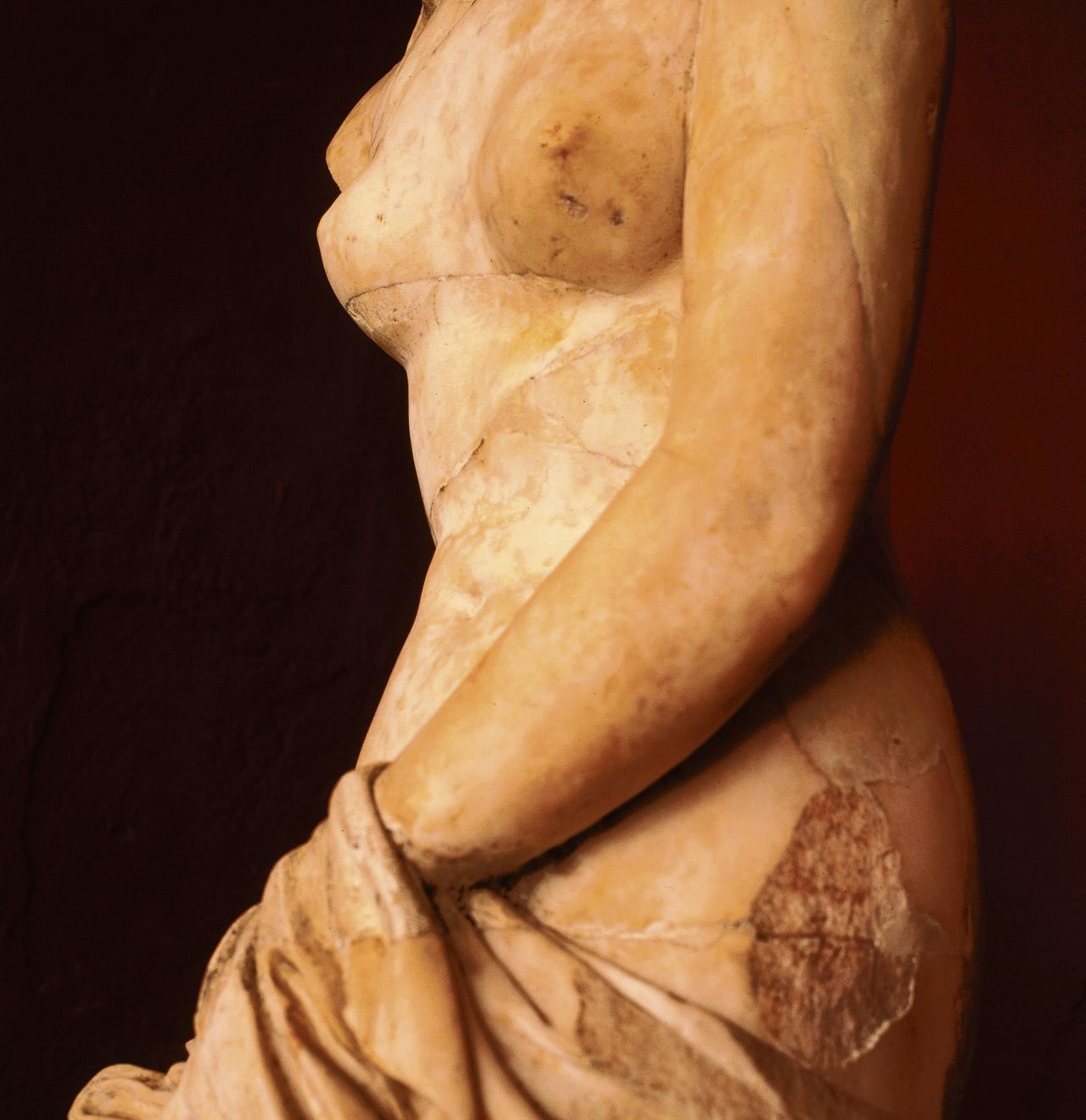 Een in 1873 gevonden antiek beeld van Venus in Nimes