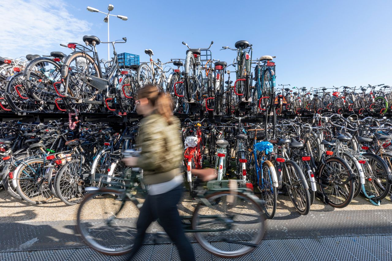 Walter Cunningham Inspecteur Nauwgezet In de Amsterdamse binnenstad is je gestolen fiets waarschijnlijk niet ver  weg - NRC