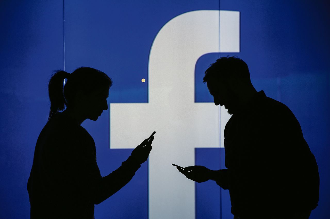 Britse politici willen Facebook ter verantwoording roepen als ze niet genoeg optreden tegen nepnieuws.