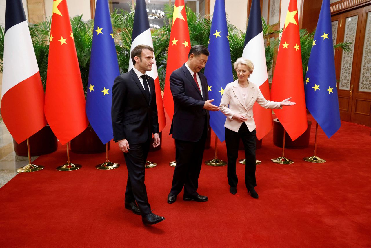 Met charme en strengheid praat Europees duo in op Xi Jinping 