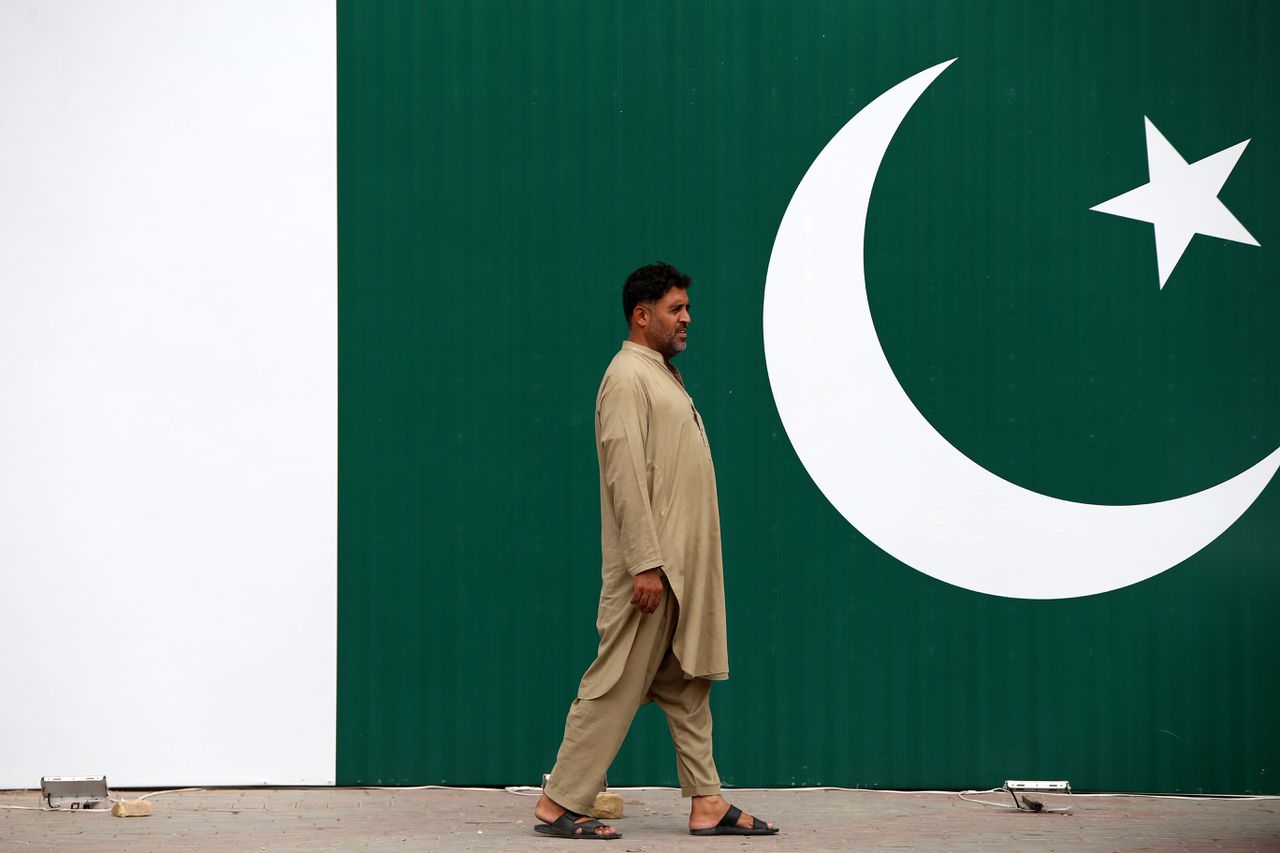 Pakistan launches airstrikes in Afghanistan, killing at least 25