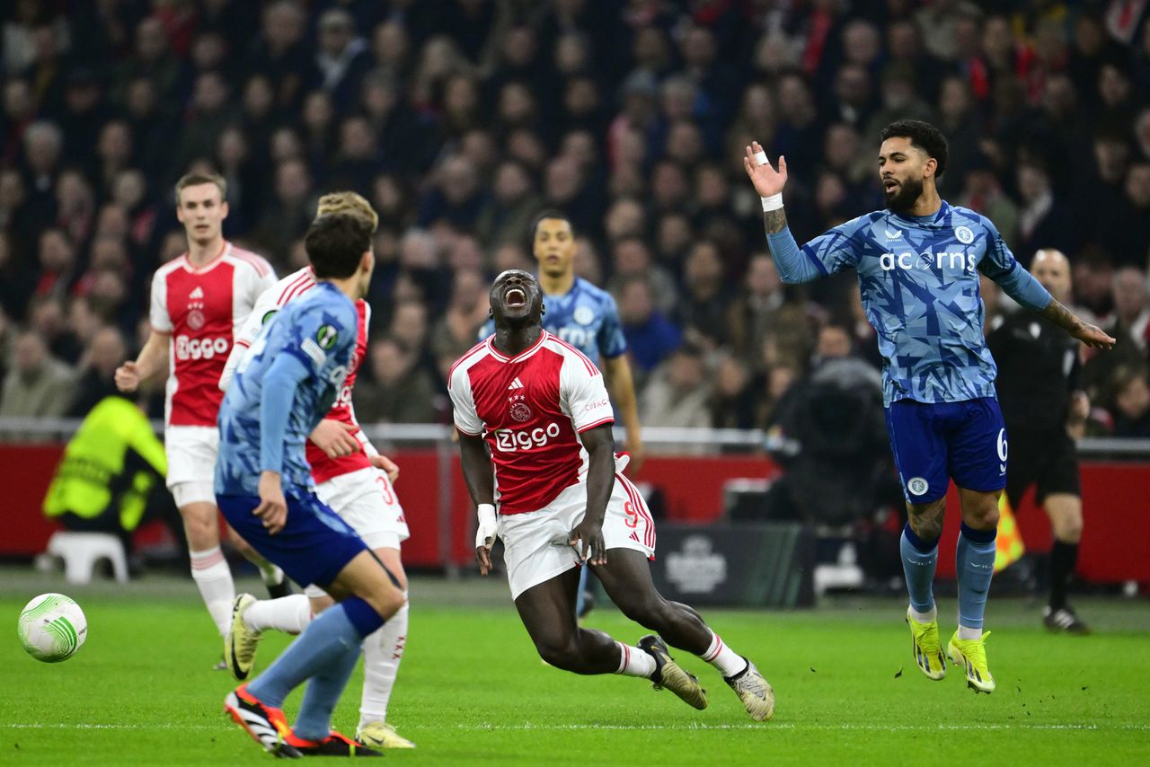 Gelijkspel tegen Aston Villa geeft Ajax weer hoop 