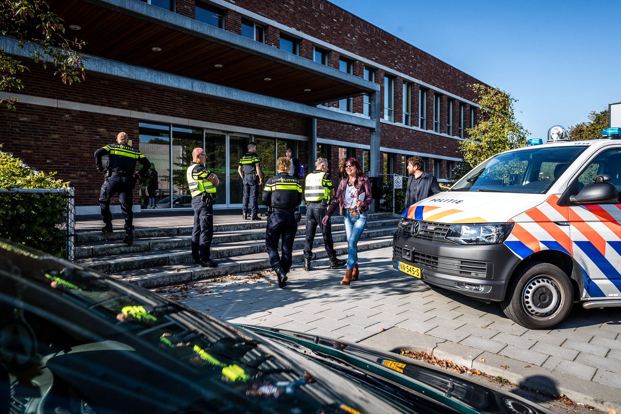 Roermond, september 2018: een scholier lost schoten bij het Kennis- en Expertisecentrum (KEC). Daarbij vallen geen slachtoffers.