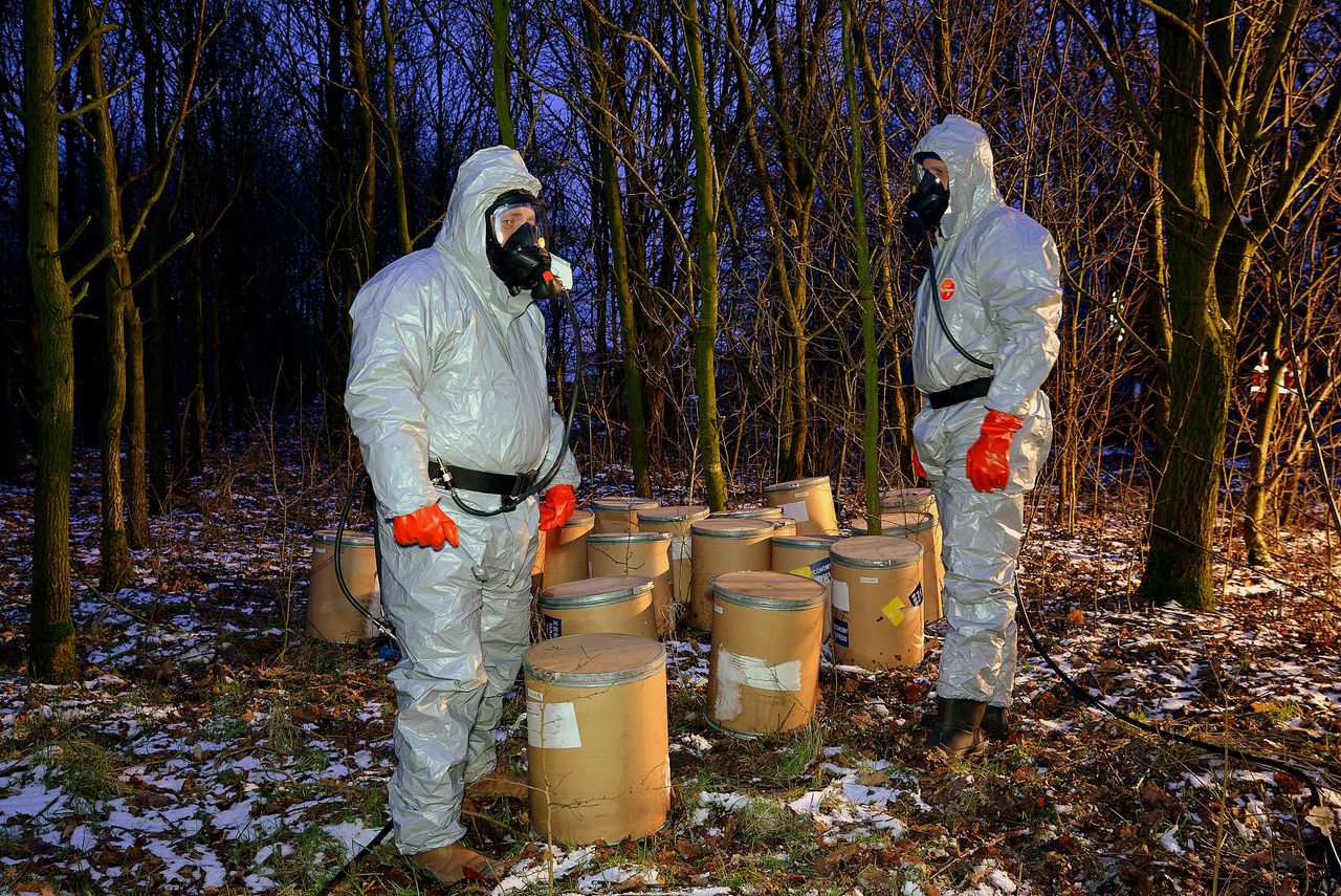 Bij een visvijver in het Brabantse Alphen werden februari vorig jaar twintig tonnen met drugsafval gevonden.