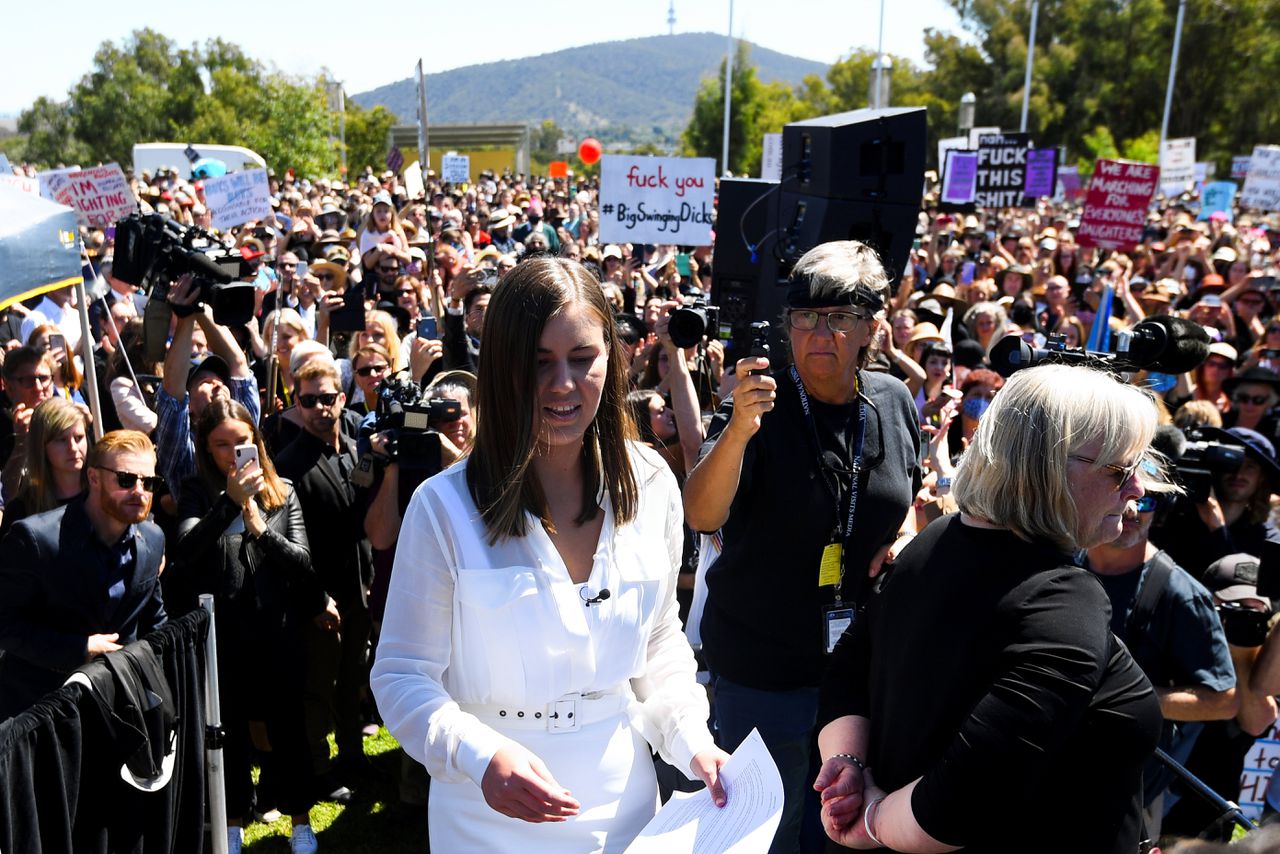 Brittany Higgins zegt op 24-jarige leeftijd door een collega te zijn verkracht in het Australische parlementsgebouw. Haar verhaal leidde in maart tot landelijke protestacties.
