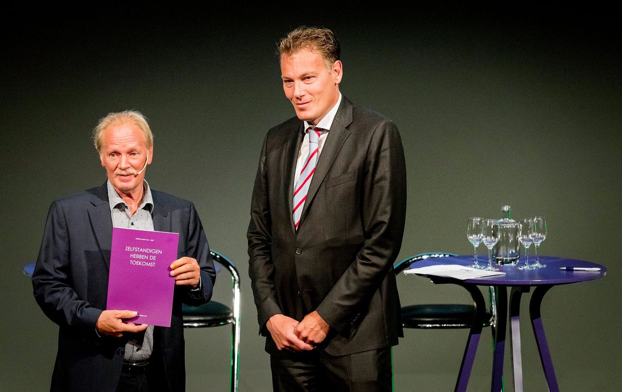 Pieter Hasekamp (r) in 2016 tijdens een zzp-congres. In mei 2014 leidde hij een ambtelijke adviescommissie die zich boog over het nieuwe sociale en fiscale stelsel voor zzp’ers.