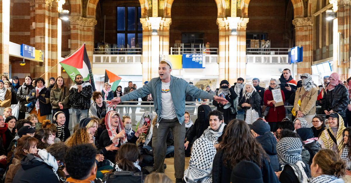 De Palestijnse sjaal is nu het meest politieke kledingstuk, maar wordt hij ook weer mode?