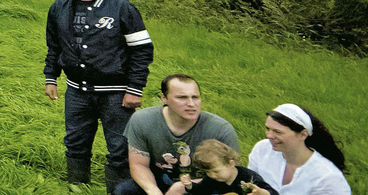 Café begonnen en stuk bos aangeplant