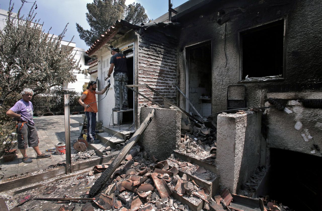 Griekse regering: sterke aanwijzingen voor brandstichting bosbranden 
