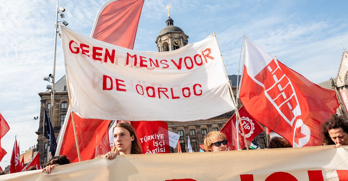 Peace Protest in Amsterdam: Thousands Gather on the Dam Against Militarization