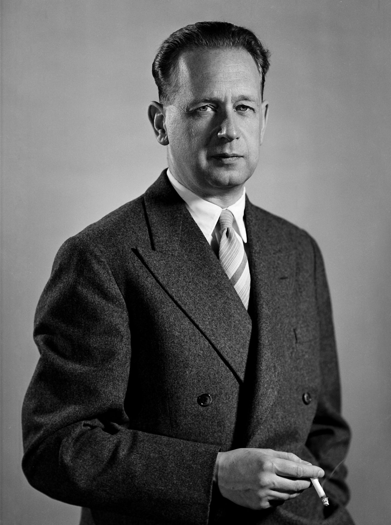 Даг хаммаршельд. Даг хаммаршёльд нобелевская премия фото. Даг хаммаршёльд. Даг хаммаршёльд государственный деятель. Даг хаммаршёльд государственный деятель.