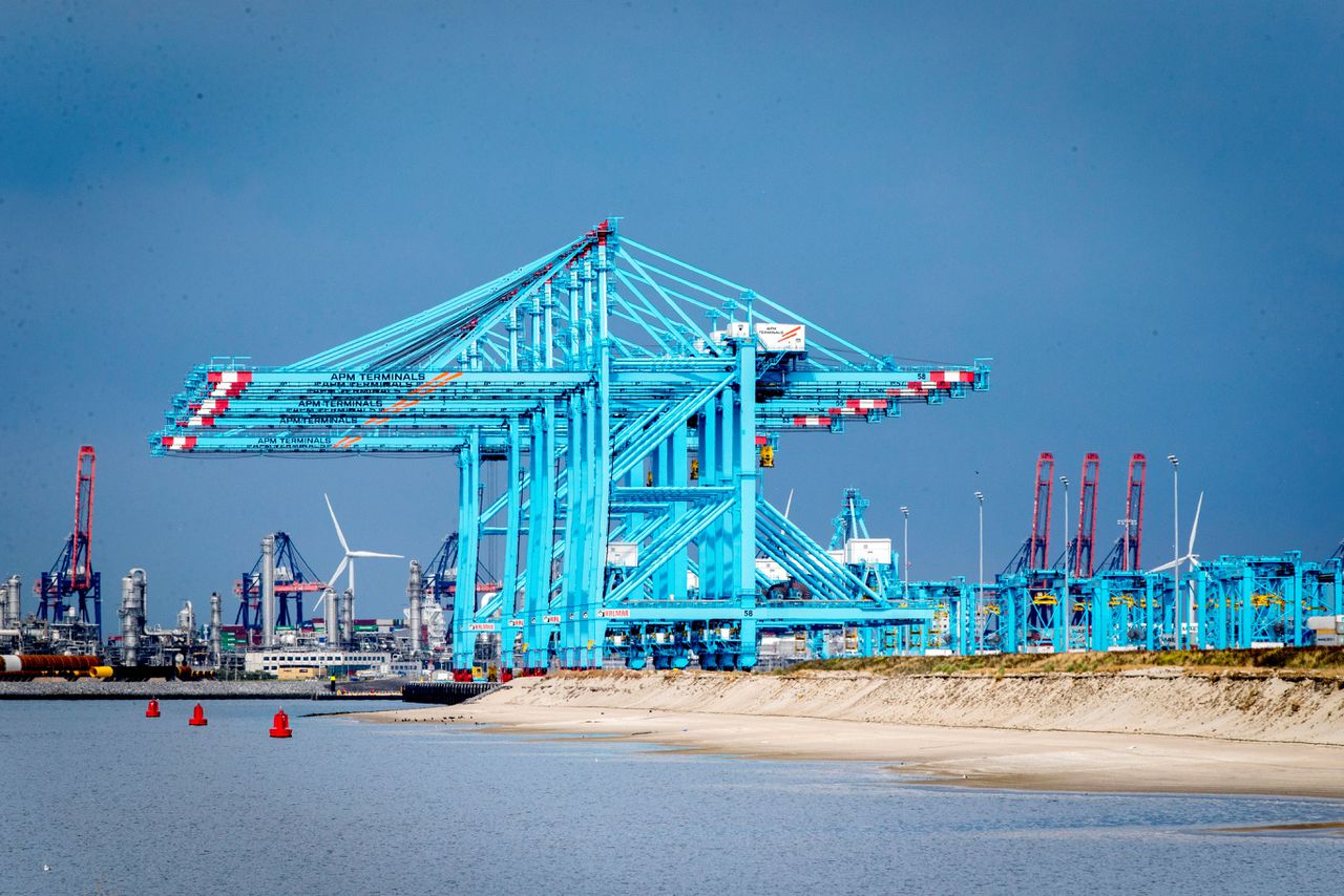 De haven is verantwoordelijk voor 90 procent van de uitstoot van Rotterdam en voor 20 procent van heel Nederland.