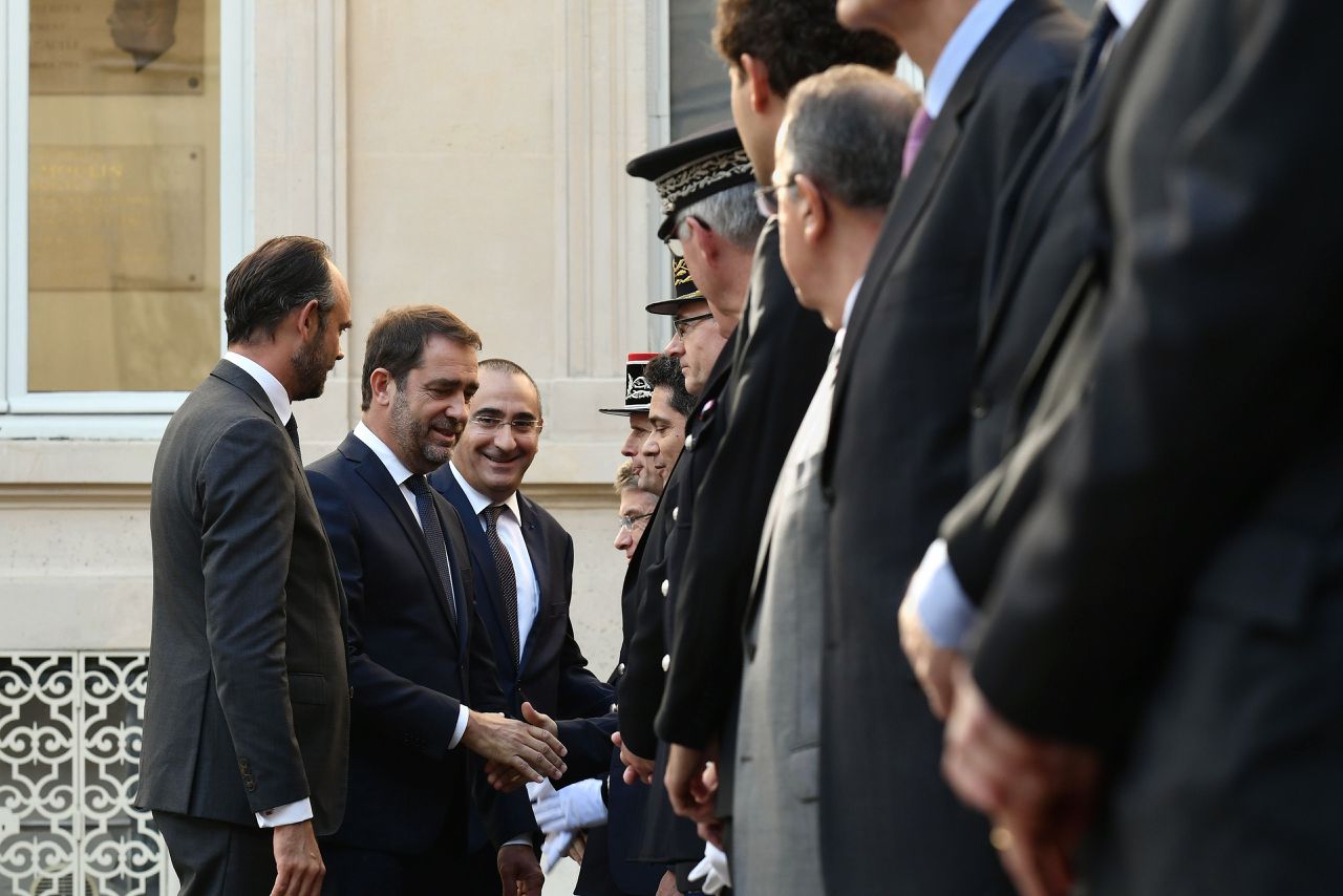 Met vier nieuwe ministers hoopt Macron het tij te keren  