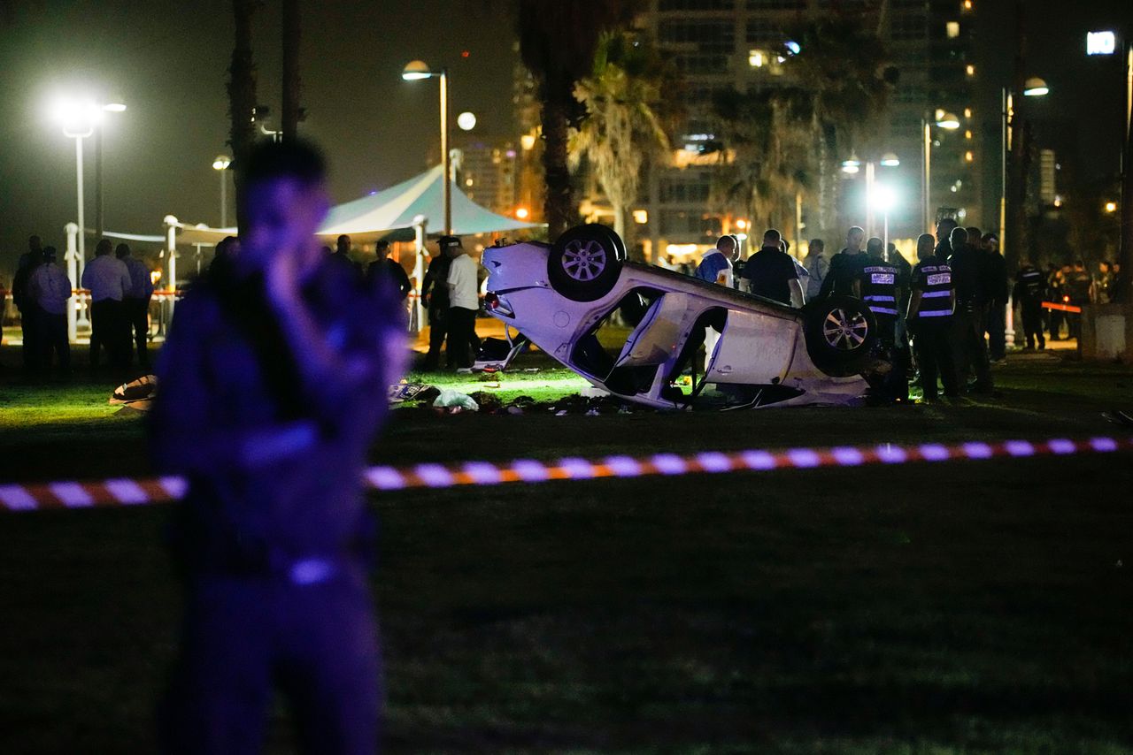 Toerist omgekomen in Israëlische stad Tel Aviv nadat auto op menigte inrijdt 