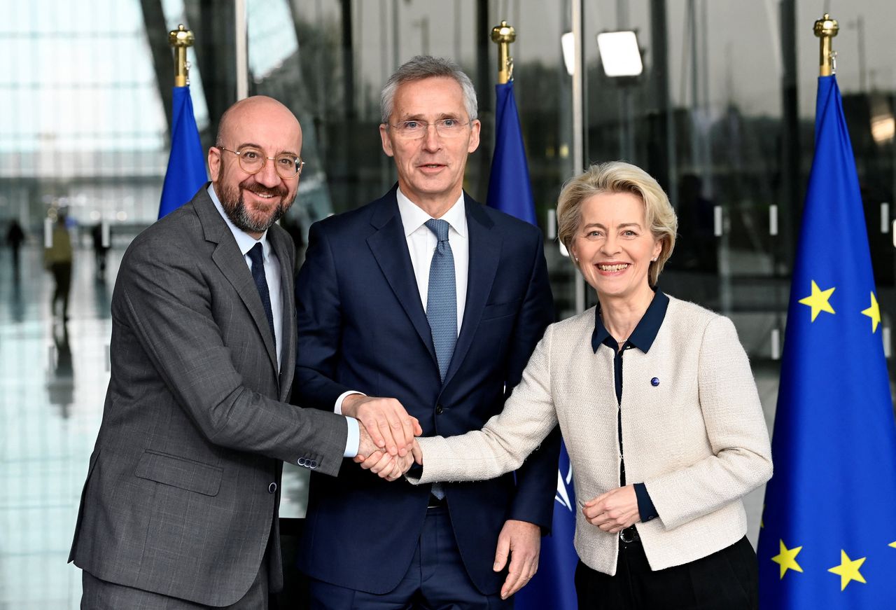 NAVO en EU bezegelen toenadering en spreken nauwere samenwerking af 