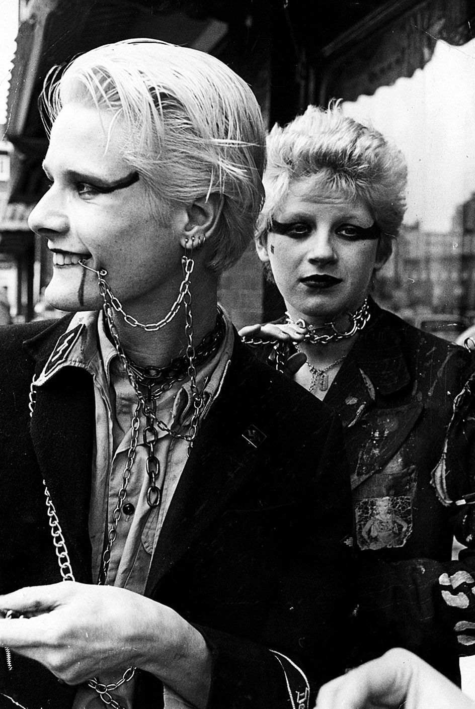 Twee punkers eind jaren zeventig: no future! Foto Alex Levac