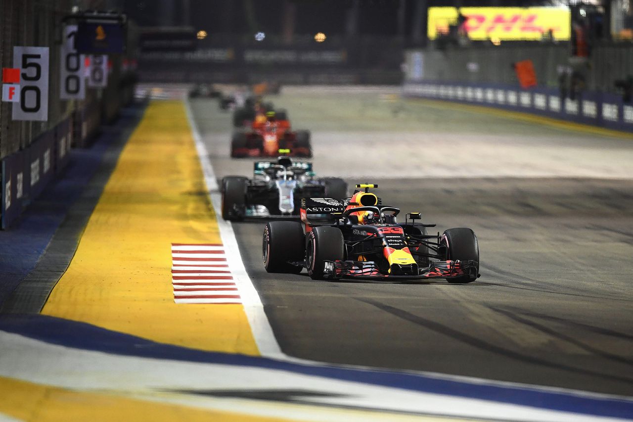 Verstappen eindigt als tweede in Singapore, Hamilton wint Grand Prix 
