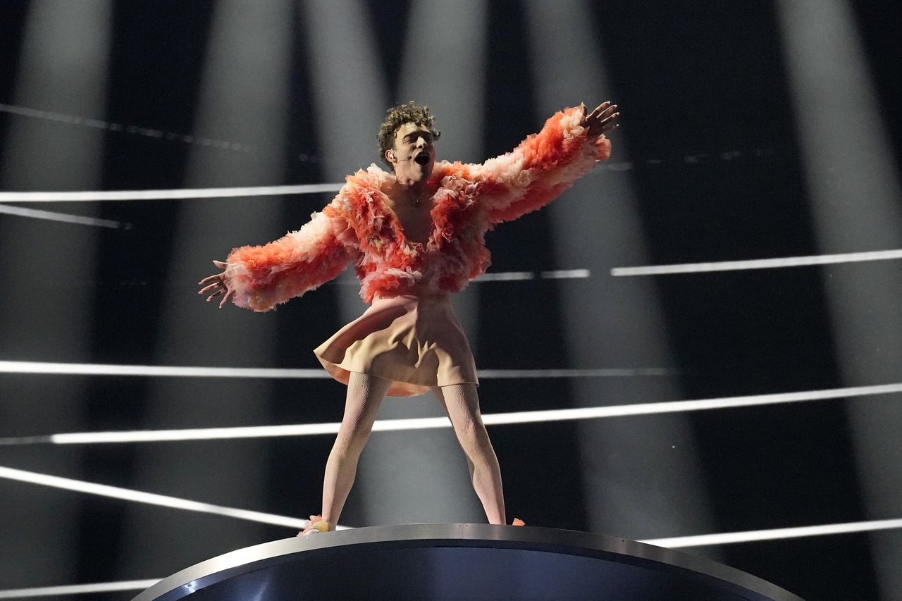 Zwitserland en zanger Nemo winnen Eurovisie Songfestival met nummer ‘The Code’ 