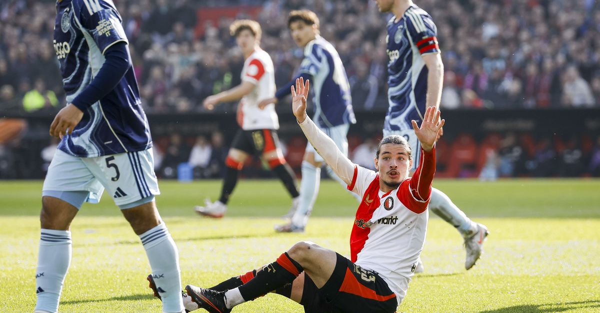 Hard klappen voor zomaar een ingooi in de Kuip – Klassieker is een povere, minimalistische vertoning
