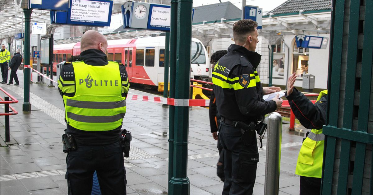 Het station in Leeuwarden is na bijna vier uur weer vrijgegeven.