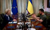 Europese Commissie-voorzitter Ursula von der Leyen en Oekraïnes president Zelensky in overleg in Kiev.